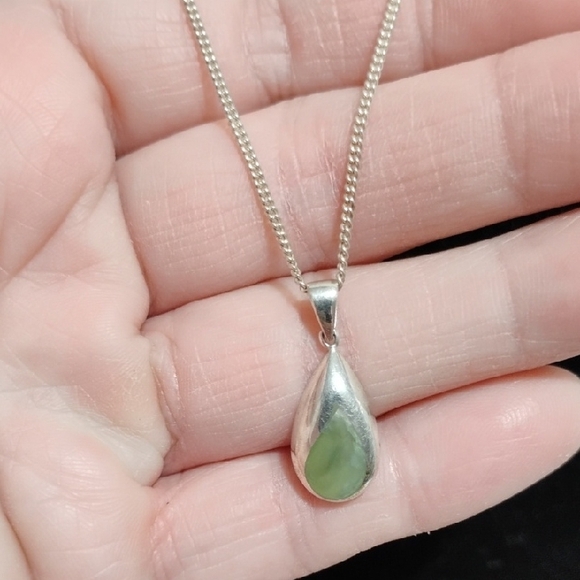 925 Sterling Silver Minimalist Green Prehnite Teardrop Necklace - Picture 7 of 9